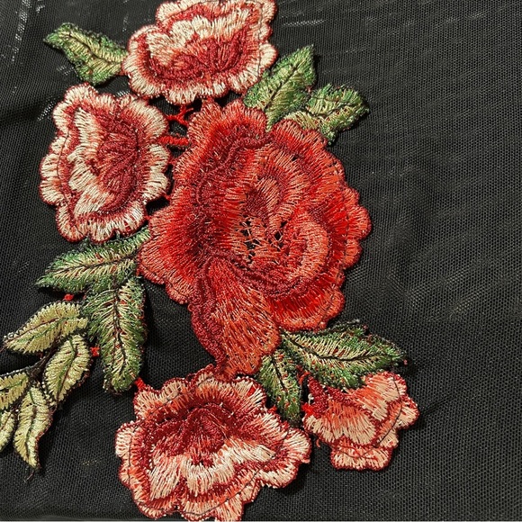 DISCREET Juniors Sheer Top Short Sleeve Applique Black Size Large - Picture 8 of 8